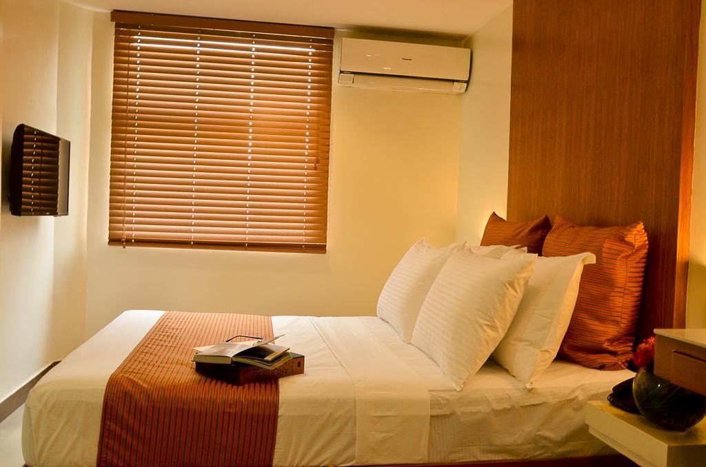 Pghi Hotel Quezon City Bagian luar foto