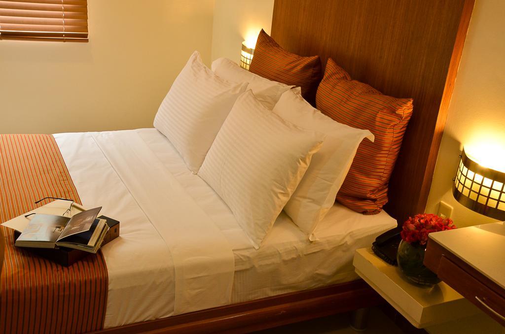 Pghi Hotel Quezon City Bagian luar foto