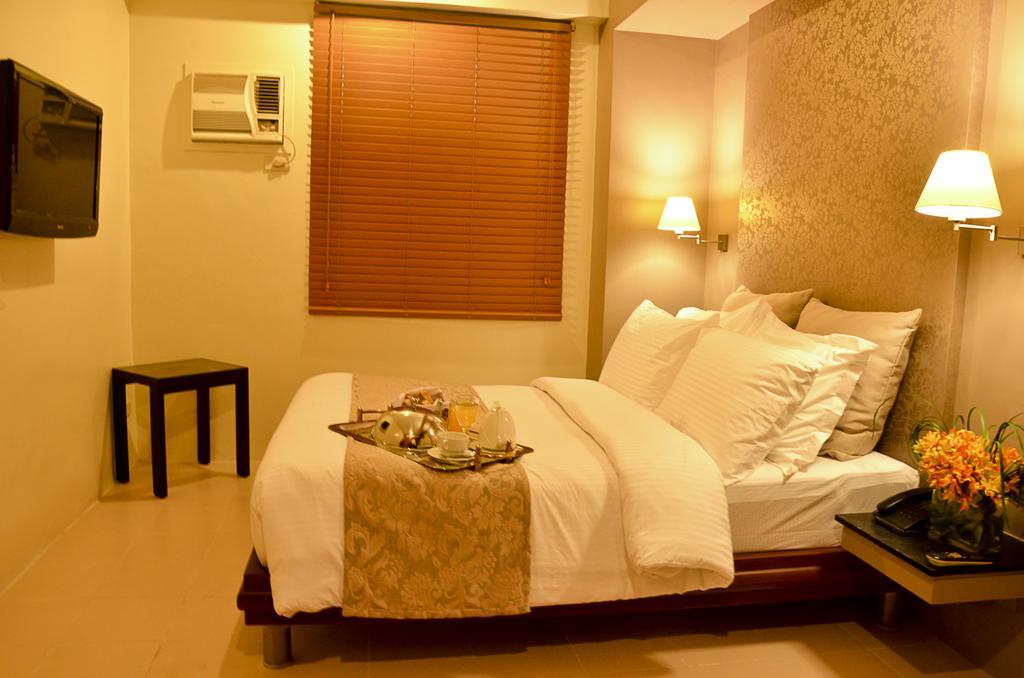 Pghi Hotel Quezon City Bagian luar foto