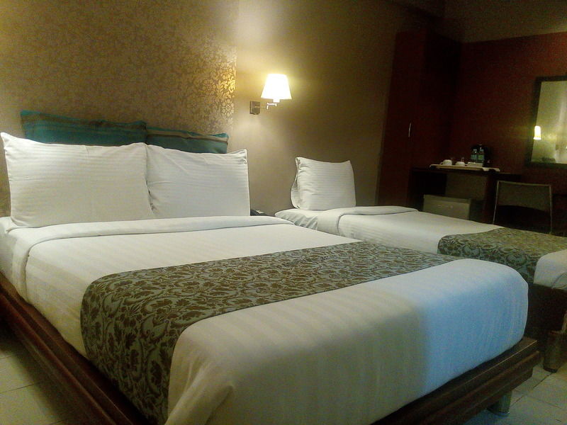 Pghi Hotel Quezon City Bagian luar foto