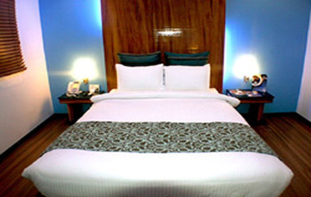 Pghi Hotel Quezon City Bagian luar foto
