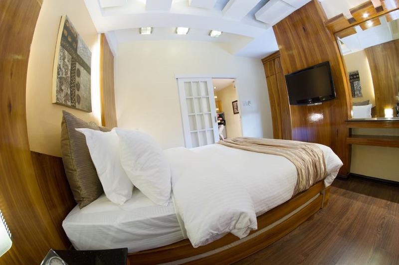 Pghi Hotel Quezon City Bagian luar foto